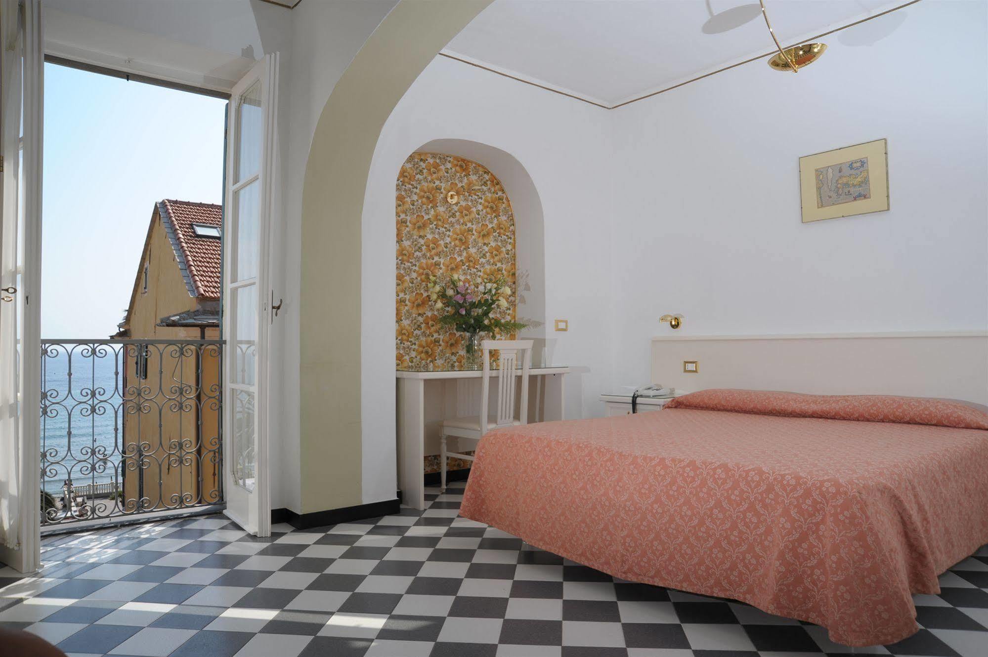 Hotel Splendid Mare Laigueglia Exteriér fotografie